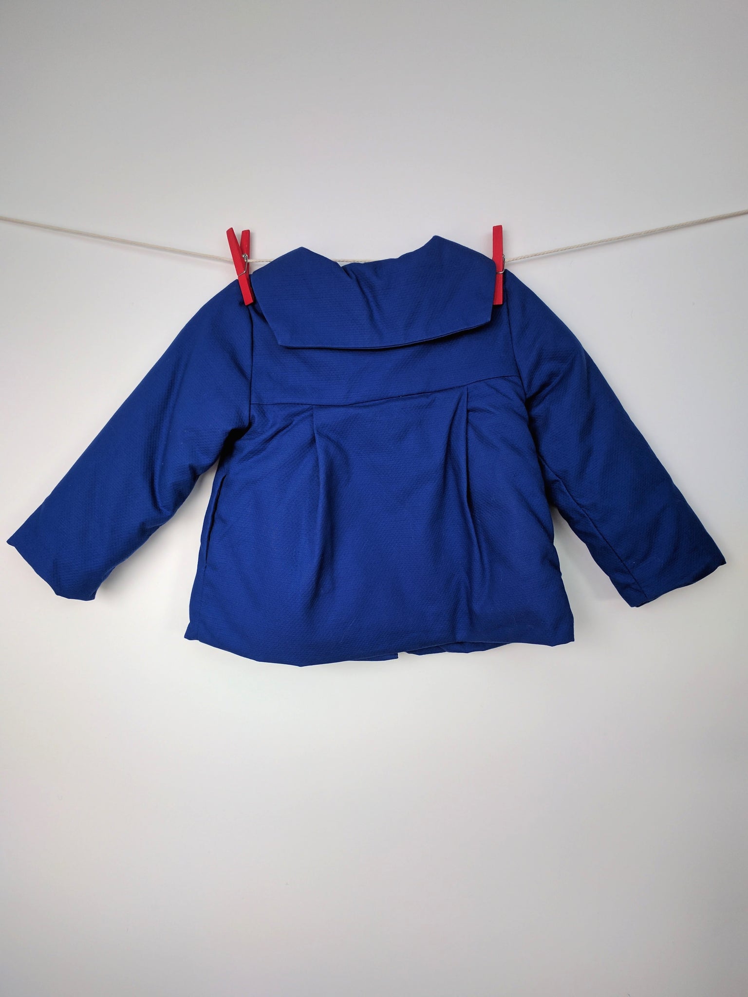 Manteau bleu et chic