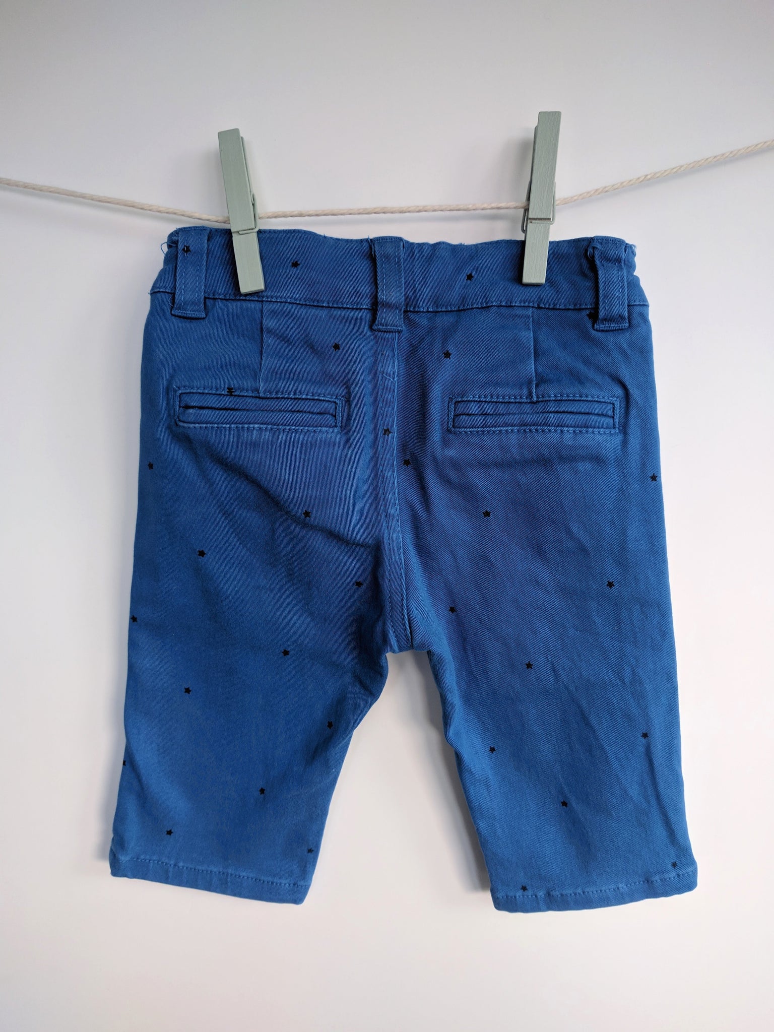 Pantalon bleu étoilé