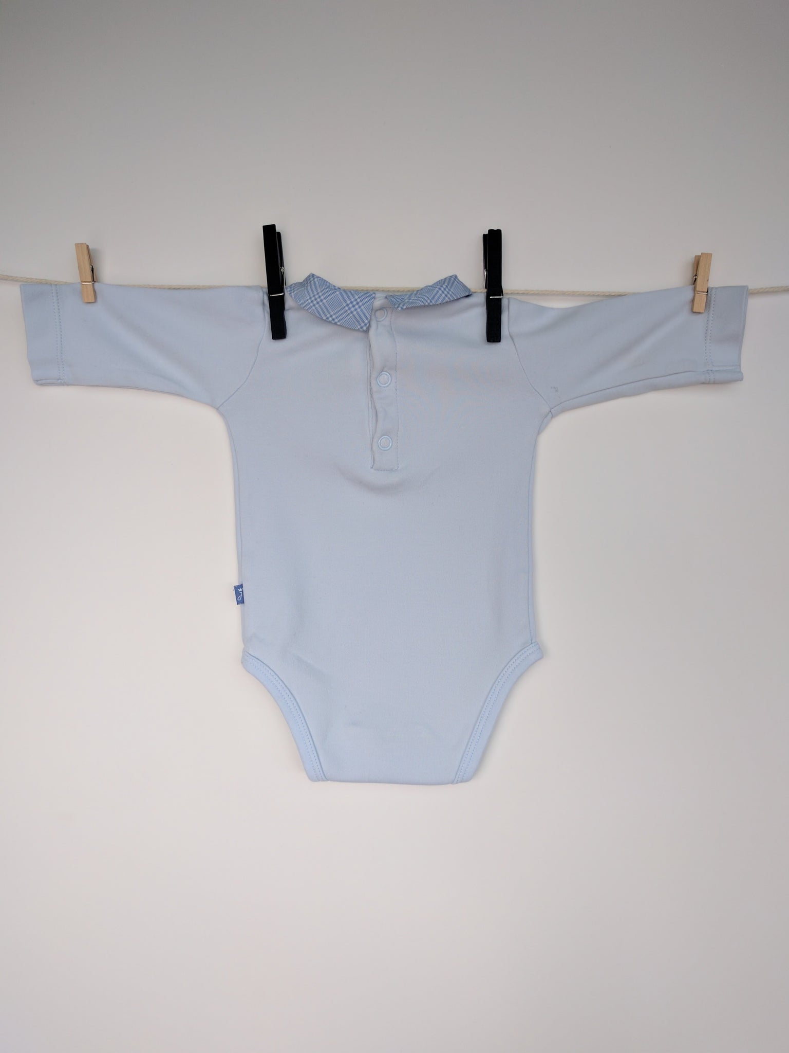 Body bleu clair avec col à carreaux