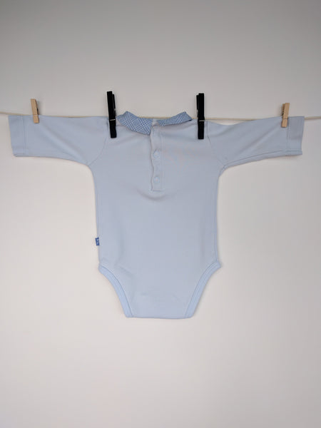 Body bleu clair avec col à carreaux
