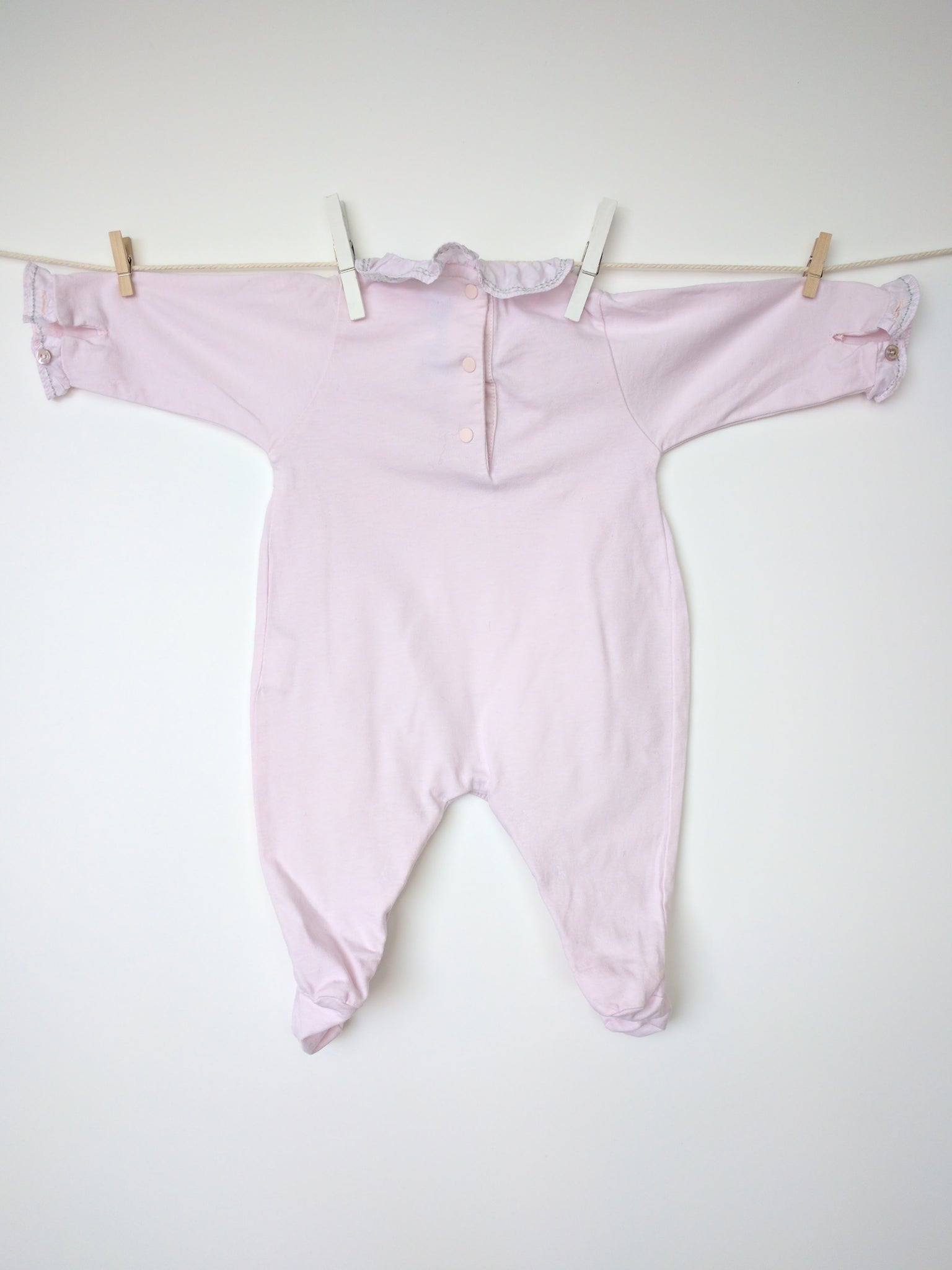 Body rose avec col à frou-frou