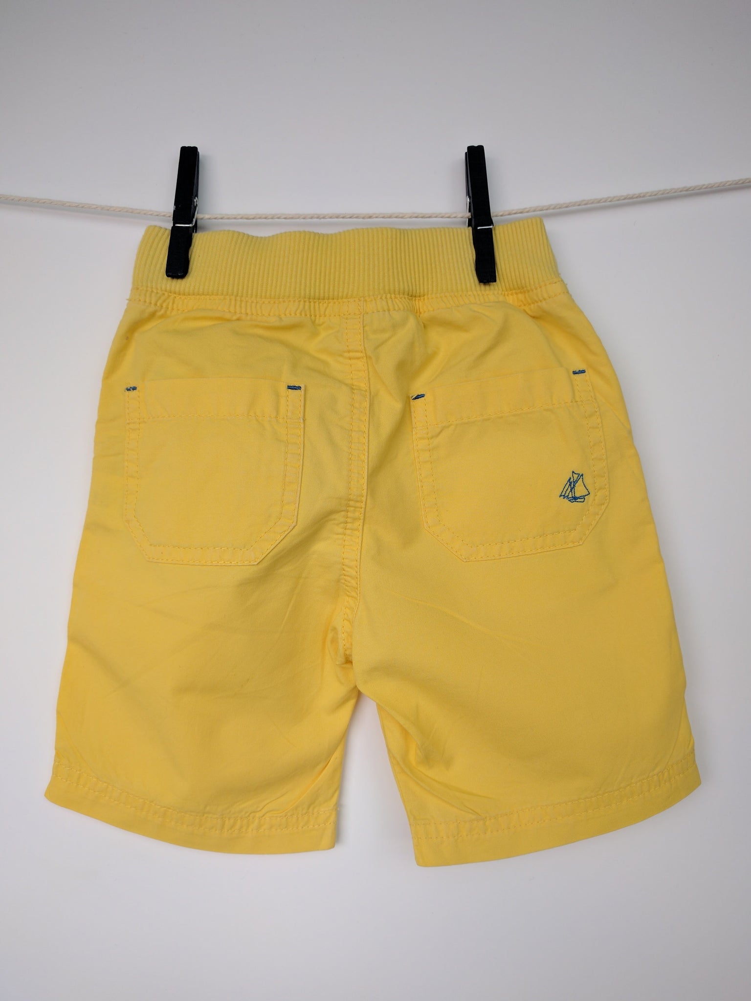 Bermuda jaune poussin