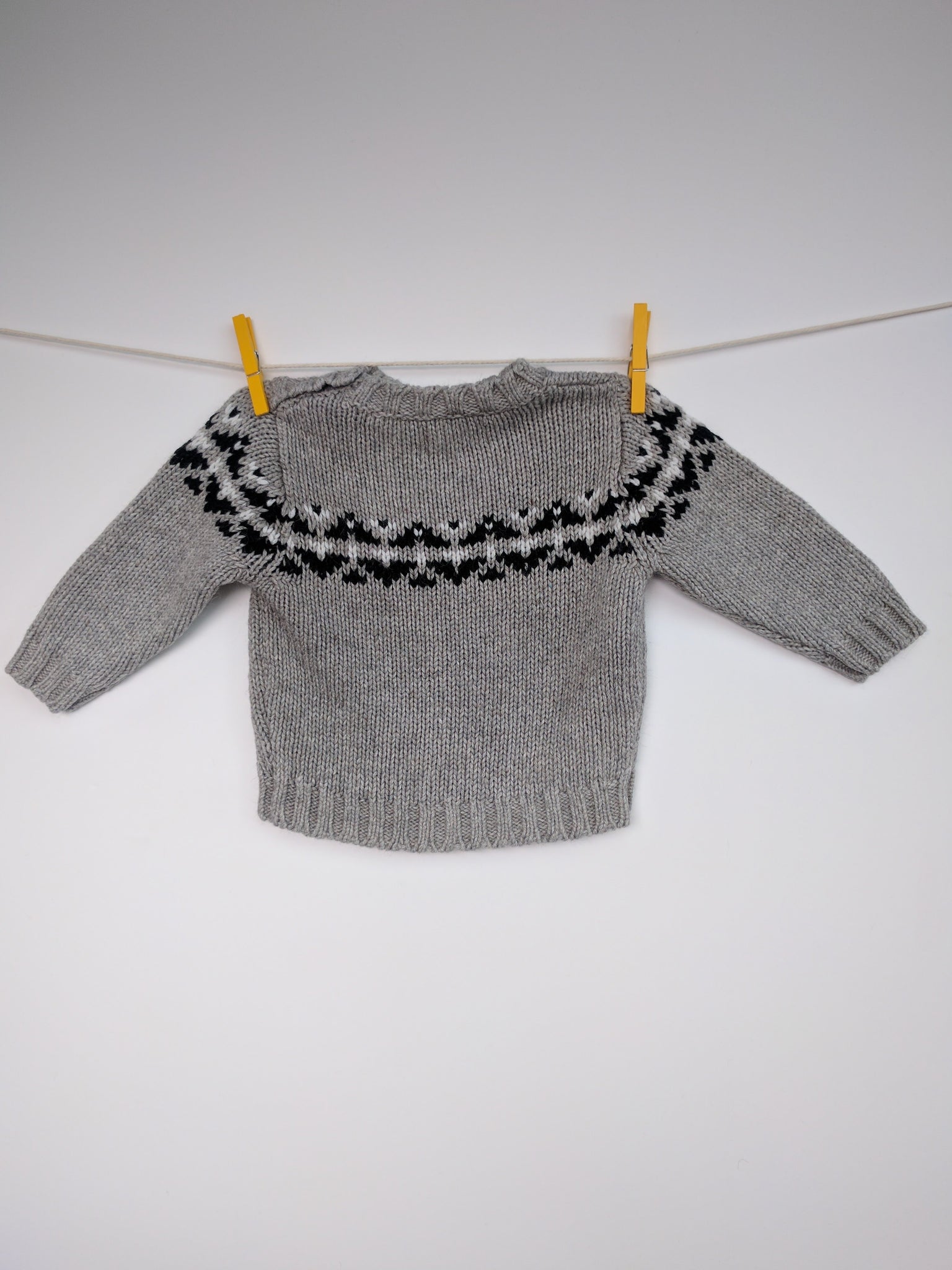 Pull angora beige et noir