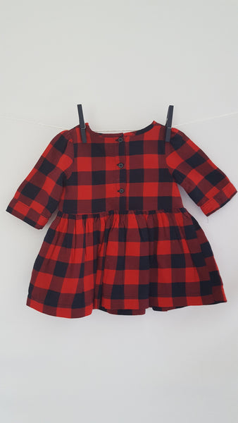 Robe à carreaux rouge et bleu