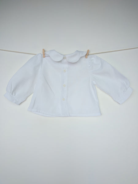 Blouse blanche avec col claudine fleuri