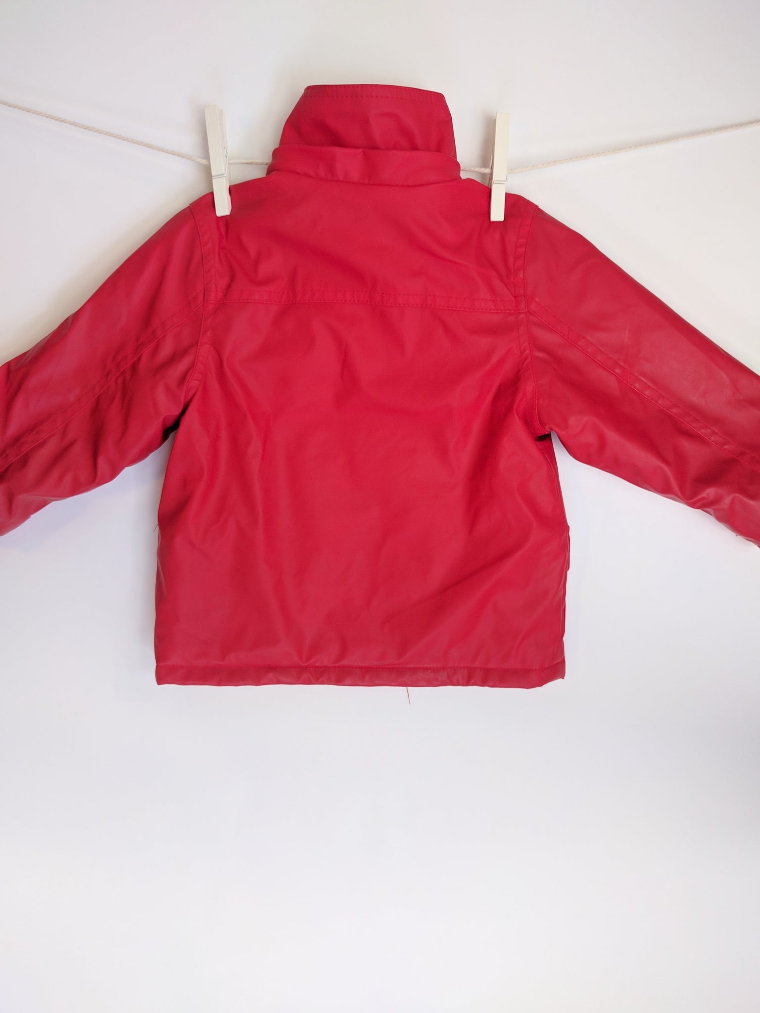Manteau marin rouge