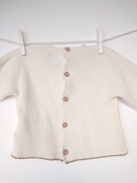 Pull beige avec boutons "bois"