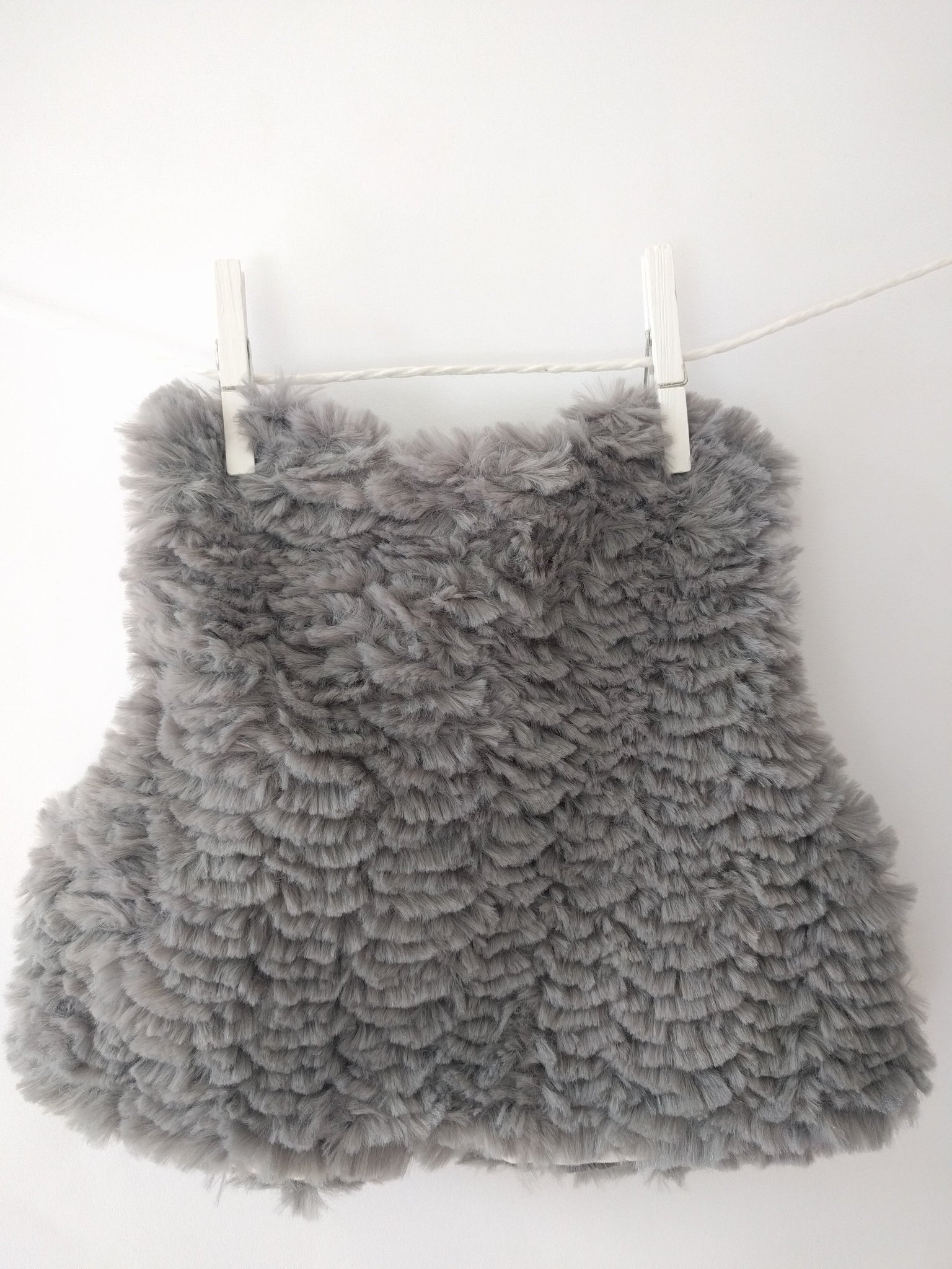 Gilet sans manche à fourrure gris